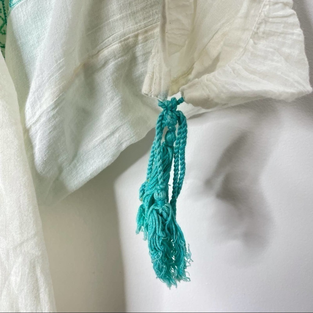 Miss June White Green Embroidered Blouse OS - Picture 6 of 12